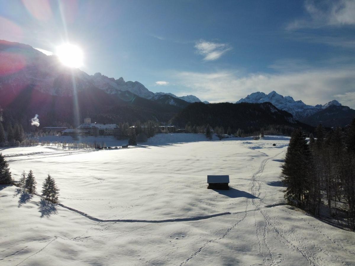 Haus Am Berg, 954 Hm, 82493 Klais * Krün