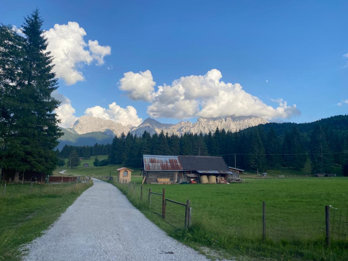 Apartment Haus Am Berg, 954 Hm, 82493 Klais *